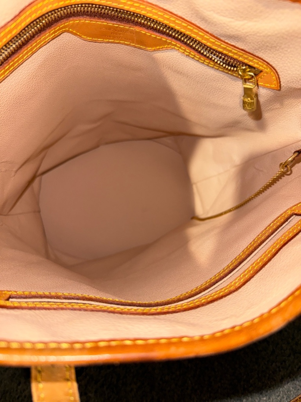 Louis Vuitton Monogram Bucket Tote in Brown and Tan Leather Trim - Picture 7 of 15